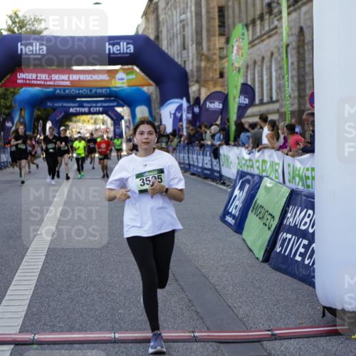 01.09.2024 - BARMER Alsterlauf Kathrin Stürmer Photography http://msf.ph/oto/6971610 01.09.2024 10:13:51 Ziel 2201, 2240, 2743, 3127, 3993, 4527, 8291, 2837, 3040, 3129, 3188, 3361, 3505, 3616, 4079, 4121, 4122, 4947, 8344, 8348 meine-sportfotos.de