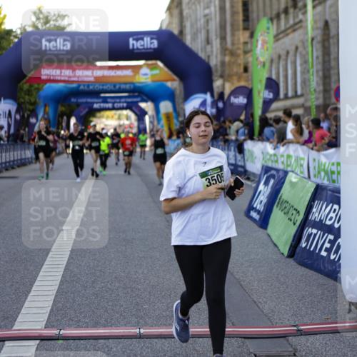 01.09.2024 - BARMER Alsterlauf Kathrin Stürmer Photography http://msf.ph/oto/6971612 01.09.2024 10:13:51 Ziel 2201, 2240, 2743, 3127, 3993, 4527, 8291, 2837, 3040, 3129, 3188, 3361, 3505, 3616, 4079, 4121, 4122, 4947, 8344, 8348 meine-sportfotos.de