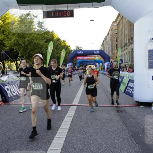 01.09.2024 - BARMER Alsterlauf Kathrin Stürmer Photography http://msf.ph/oto/6971624 01.09.2024 10:13:58 Ziel 2201, 2240, 2365, 3993, 4044, 8291, 2094, 2154, 2750, 2802, 3040, 3116, 3188, 3361, 3494, 3505, 3572, 3616, 3818, 4121, 4122 meine-sportfotos.de
