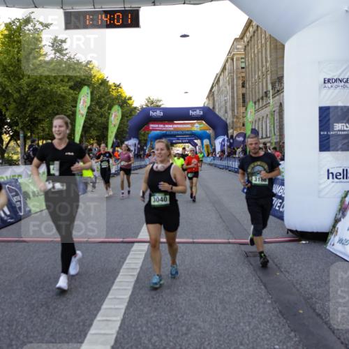 01.09.2024 - BARMER Alsterlauf Kathrin Stürmer Photography http://msf.ph/oto/6971627 01.09.2024 10:13:59 Ziel 2201, 2240, 2365, 4044, 8291, 2094, 2154, 2474, 2750, 2802, 3040, 3116, 3188, 3361, 3494, 3572, 3616, 3818, 4121, 4122 meine-sportfotos.de