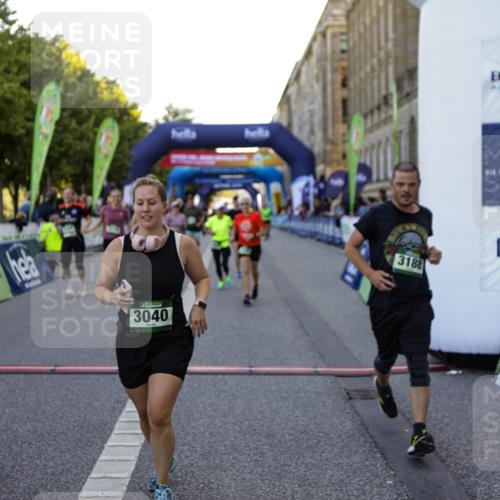 01.09.2024 - BARMER Alsterlauf Kathrin Stürmer Photography http://msf.ph/oto/6971628 01.09.2024 10:13:59 Ziel 2201, 2240, 2365, 4044, 8291, 2094, 2154, 2474, 2750, 2802, 3040, 3116, 3188, 3361, 3494, 3572, 3616, 3818, 4121, 4122 meine-sportfotos.de