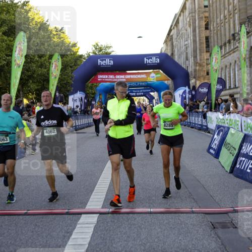 01.09.2024 - BARMER Alsterlauf Kathrin Stürmer Photography http://msf.ph/oto/6971641 01.09.2024 10:14:11 Ziel 2365, 4044, 5069, 2154, 2474, 2569, 2651, 3099, 3159, 3708, 3709, 3818, 4062, 4063, 4307, 4953, 4954, 5063, 8284, 8285 meine-sportfotos.de