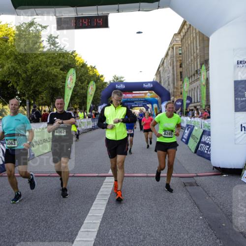 01.09.2024 - BARMER Alsterlauf Kathrin Stürmer Photography http://msf.ph/oto/6971648 01.09.2024 10:14:12 Ziel 2365, 2859, 4044, 5069, 2154, 2474, 2569, 2651, 3099, 3159, 3708, 3709, 3818, 4062, 4063, 4307, 4953, 4954, 5063, 8284, 8285 meine-sportfotos.de