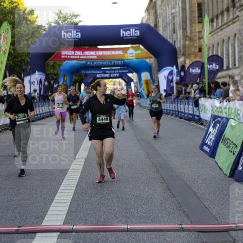 01.09.2024 - BARMER Alsterlauf Kathrin Stürmer Photography http://msf.ph/oto/6971677 01.09.2024 10:14:30 Ziel 2601, 2859, 2550, 2585, 2586, 2637, 2793, 3620, 4285, 4449, 4516, 4714, 5031, 5218, 5220, 5273 meine-sportfotos.de