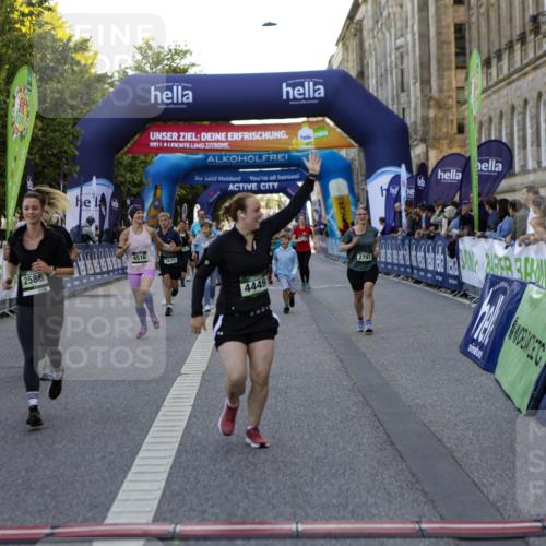 01.09.2024 - BARMER Alsterlauf Kathrin Stürmer Photography http://msf.ph/oto/6971678 01.09.2024 10:14:30 Ziel 2601, 2859, 2550, 2585, 2586, 2637, 2793, 3620, 4285, 4449, 4516, 4714, 5031, 5218, 5220, 5273 meine-sportfotos.de