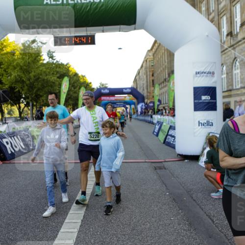 01.09.2024 - BARMER Alsterlauf Kathrin Stürmer Photography http://msf.ph/oto/6971689 01.09.2024 10:14:39 Ziel 2601, 4613, 4893, 4894, 2046, 2120, 2690, 2753, 2777, 2793, 3618, 3620, 3782, 3970, 4285, 4516, 4520, 4705, 4714, 5031, 5214, 5218, 5220 meine-sportfotos.de
