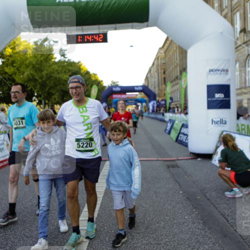 01.09.2024 - BARMER Alsterlauf Kathrin Stürmer Photography http://msf.ph/oto/6971695 01.09.2024 10:14:40 Ziel 2601, 4613, 4893, 4894, 2046, 2120, 2690, 2753, 2777, 2793, 3618, 3620, 3782, 3970, 4285, 4516, 4520, 4705, 4714, 5031, 5214, 5220 meine-sportfotos.de
