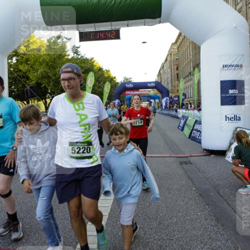 01.09.2024 - BARMER Alsterlauf Kathrin Stürmer Photography http://msf.ph/oto/6971697 01.09.2024 10:14:40 Ziel 2601, 4613, 4893, 4894, 2046, 2120, 2690, 2753, 2777, 2793, 3618, 3620, 3782, 3970, 4285, 4516, 4520, 4705, 4714, 5031, 5214, 5220 meine-sportfotos.de