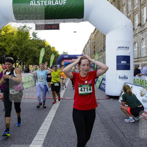 01.09.2024 - BARMER Alsterlauf Kathrin Stürmer Photography http://msf.ph/oto/6971702 01.09.2024 10:14:42 Ziel 2340, 2601, 4613, 4893, 4894, 2046, 2120, 2690, 2753, 2777, 2793, 3556, 3618, 3782, 3970, 4285, 4520, 4705, 4714, 5030, 5031, 5214, 5220 meine-sportfotos.de