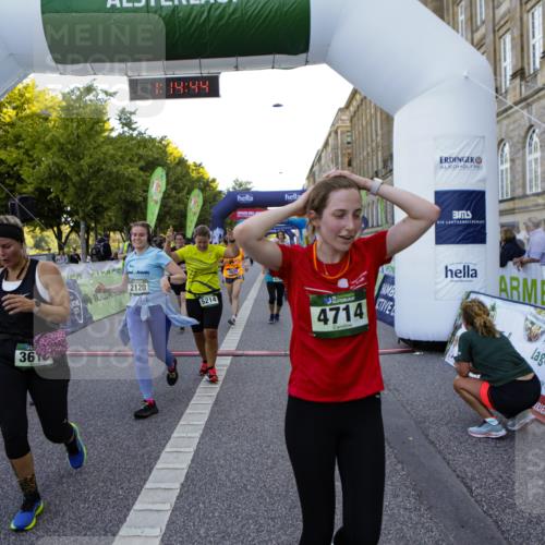 01.09.2024 - BARMER Alsterlauf Kathrin Stürmer Photography http://msf.ph/oto/6971703 01.09.2024 10:14:42 Ziel 2340, 2601, 4613, 4893, 4894, 2046, 2120, 2690, 2753, 2777, 2793, 3556, 3618, 3782, 3970, 4285, 4520, 4705, 4714, 5030, 5031, 5214, 5220 meine-sportfotos.de