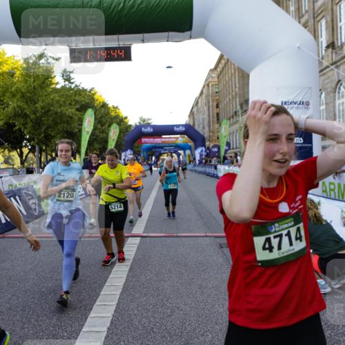 01.09.2024 - BARMER Alsterlauf Kathrin Stürmer Photography http://msf.ph/oto/6971705 01.09.2024 10:14:42 Ziel 2340, 2601, 4613, 4893, 4894, 2046, 2120, 2690, 2753, 2777, 2793, 3556, 3618, 3782, 3970, 4285, 4520, 4705, 4714, 5030, 5031, 5214, 5220 meine-sportfotos.de