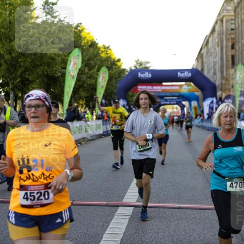 01.09.2024 - BARMER Alsterlauf Kathrin Stürmer Photography http://msf.ph/oto/6971706 01.09.2024 10:14:44 Ziel 2340, 2601, 4613, 4893, 4894, 2046, 2120, 2690, 2753, 2777, 3326, 3556, 3618, 3782, 3970, 4520, 4705, 4714, 5030, 5031, 5214 meine-sportfotos.de