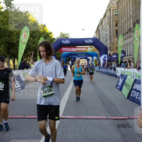 01.09.2024 - BARMER Alsterlauf Kathrin Stürmer Photography http://msf.ph/oto/6971710 01.09.2024 10:14:45 Ziel 2340, 2601, 4613, 4893, 4894, 2046, 2120, 2690, 2753, 2777, 3326, 3556, 3618, 3782, 3970, 4520, 4705, 4714, 5030, 5214 meine-sportfotos.de