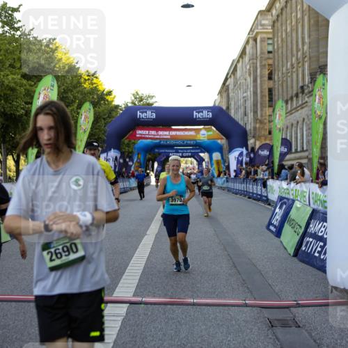 01.09.2024 - BARMER Alsterlauf Kathrin Stürmer Photography http://msf.ph/oto/6971712 01.09.2024 10:14:46 Ziel 2340, 2601, 4613, 4893, 4894, 2046, 2120, 2690, 2753, 2777, 3326, 3556, 3618, 3782, 3970, 4520, 4705, 5030, 5214 meine-sportfotos.de