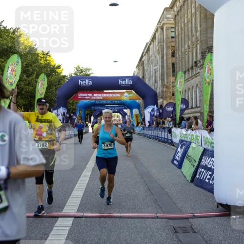 01.09.2024 - BARMER Alsterlauf Kathrin Stürmer Photography http://msf.ph/oto/6971713 01.09.2024 10:14:46 Ziel 2340, 2601, 4613, 4893, 4894, 2046, 2120, 2690, 2753, 2777, 3326, 3556, 3618, 3782, 3970, 4520, 4705, 5030, 5214 meine-sportfotos.de