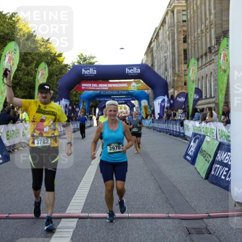 01.09.2024 - BARMER Alsterlauf Kathrin Stürmer Photography http://msf.ph/oto/6971714 01.09.2024 10:14:46 Ziel 2340, 2601, 4613, 4893, 4894, 2046, 2120, 2690, 2753, 2777, 3326, 3556, 3618, 3782, 3970, 4520, 4705, 5030, 5214 meine-sportfotos.de