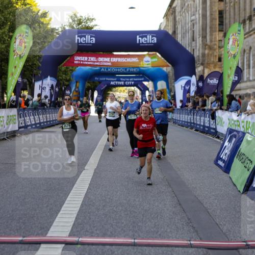 01.09.2024 - BARMER Alsterlauf Kathrin Stürmer Photography http://msf.ph/oto/6971716 01.09.2024 10:14:55 Ziel 2340, 4893, 2014, 2015, 2705, 3326, 3556, 3579, 4767, 5030, 5211, 8400 meine-sportfotos.de