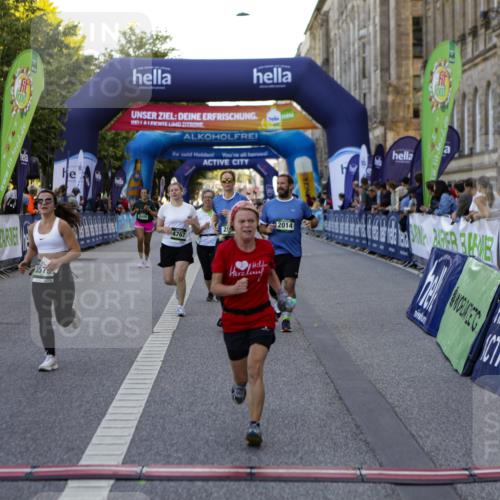 01.09.2024 - BARMER Alsterlauf Kathrin Stürmer Photography http://msf.ph/oto/6971723 01.09.2024 10:14:56 Ziel 2340, 2014, 2015, 2705, 3326, 3556, 3579, 4767, 5030, 5211, 8400 meine-sportfotos.de