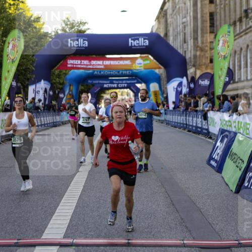 01.09.2024 - BARMER Alsterlauf Kathrin Stürmer Photography http://msf.ph/oto/6971724 01.09.2024 10:14:57 Ziel 2340, 2014, 2015, 2705, 3326, 3579, 4422, 4767, 5019, 5030, 5211, 8015, 8400 meine-sportfotos.de