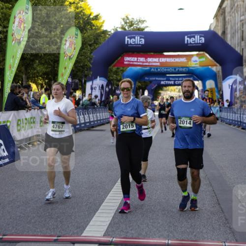 01.09.2024 - BARMER Alsterlauf Kathrin Stürmer Photography http://msf.ph/oto/6971731 01.09.2024 10:14:59 Ziel 2340, 2014, 2015, 2705, 3579, 4422, 4767, 5019, 5211, 8015, 8400 meine-sportfotos.de