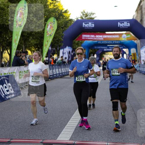 01.09.2024 - BARMER Alsterlauf Kathrin Stürmer Photography http://msf.ph/oto/6971732 01.09.2024 10:14:59 Ziel 2340, 2014, 2015, 2705, 3579, 4422, 4767, 5019, 5211, 8015, 8400 meine-sportfotos.de