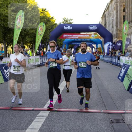 01.09.2024 - BARMER Alsterlauf Kathrin Stürmer Photography http://msf.ph/oto/6971735 01.09.2024 10:14:59 Ziel 2340, 2014, 2015, 2705, 3579, 4422, 4767, 5019, 5211, 8015, 8400 meine-sportfotos.de