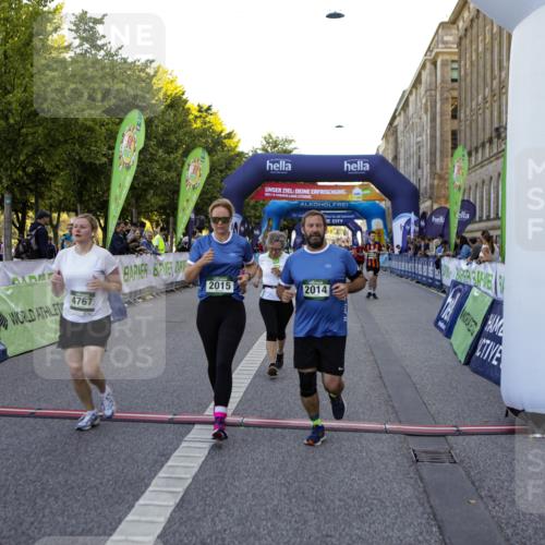 01.09.2024 - BARMER Alsterlauf Kathrin Stürmer Photography http://msf.ph/oto/6971737 01.09.2024 10:15:00 Ziel 2340, 2014, 2015, 2705, 3579, 4422, 4767, 5019, 5211, 8015, 8400 meine-sportfotos.de