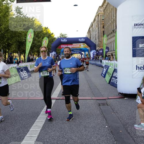 01.09.2024 - BARMER Alsterlauf Kathrin Stürmer Photography http://msf.ph/oto/6971741 01.09.2024 10:15:00 Ziel 2340, 2014, 2015, 2705, 3579, 4422, 4767, 5019, 5211, 8015, 8400 meine-sportfotos.de