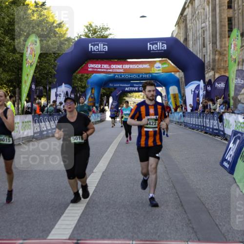 01.09.2024 - BARMER Alsterlauf Kathrin Stürmer Photography http://msf.ph/oto/6971748 01.09.2024 10:15:05 Ziel 3544, 2014, 2015, 3336, 3415, 4422, 4767, 5019, 5211, 8015, 8150, 8400 meine-sportfotos.de