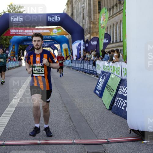 01.09.2024 - BARMER Alsterlauf Kathrin Stürmer Photography http://msf.ph/oto/6971754 01.09.2024 10:15:06 Ziel 3544, 2014, 2015, 2414, 3336, 3415, 4422, 4767, 5019, 5211, 8015, 8150, 8400 meine-sportfotos.de