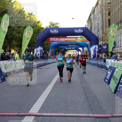 01.09.2024 - BARMER Alsterlauf Kathrin Stürmer Photography http://msf.ph/oto/6971758 01.09.2024 10:15:08 Ziel 3544, 2258, 2414, 3336, 3415, 4422, 5019, 8015, 8150, 8400 meine-sportfotos.de