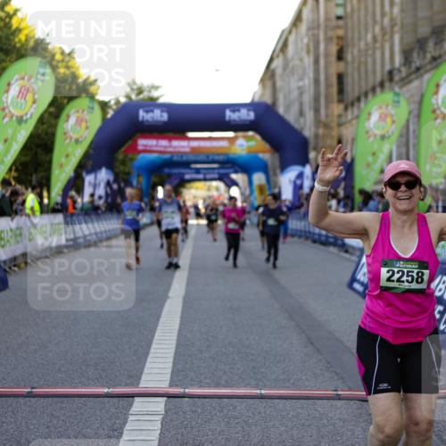 01.09.2024 - BARMER Alsterlauf Kathrin Stürmer Photography http://msf.ph/oto/6971774 01.09.2024 10:15:18 Ziel 2003, 3544, 3651, 3765, 5115, 2258, 2414, 2493, 2497, 3108, 3109, 3258, 3336, 3415, 3424, 5217 meine-sportfotos.de