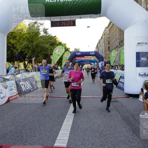 01.09.2024 - BARMER Alsterlauf Kathrin Stürmer Photography http://msf.ph/oto/6971786 01.09.2024 10:15:24 Ziel 2003, 3394, 3651, 3765, 5115, 2493, 2497, 2529, 3108, 3109, 3258, 3424, 4340, 4484, 4526, 4701, 5217 meine-sportfotos.de