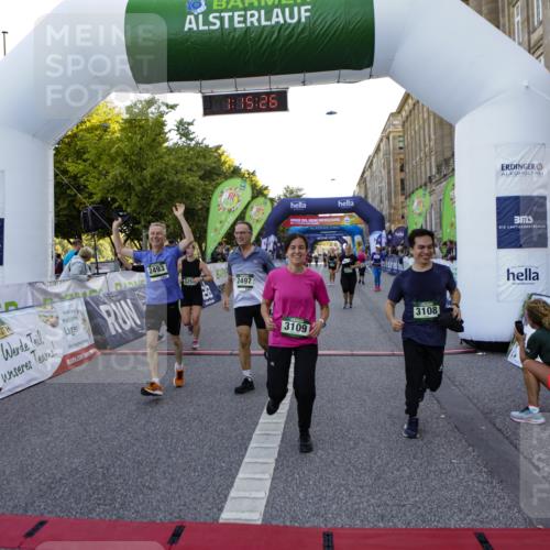 01.09.2024 - BARMER Alsterlauf Kathrin Stürmer Photography http://msf.ph/oto/6971788 01.09.2024 10:15:24 Ziel 2003, 3394, 3651, 3765, 5115, 2493, 2497, 2529, 3108, 3109, 3258, 3424, 4340, 4484, 4526, 4701, 5217 meine-sportfotos.de