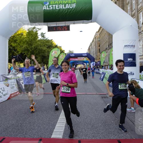 01.09.2024 - BARMER Alsterlauf Kathrin Stürmer Photography http://msf.ph/oto/6971790 01.09.2024 10:15:24 Ziel 2003, 3394, 3651, 3765, 5115, 2493, 2497, 2529, 3108, 3109, 3258, 3424, 4340, 4484, 4526, 4701, 5217 meine-sportfotos.de