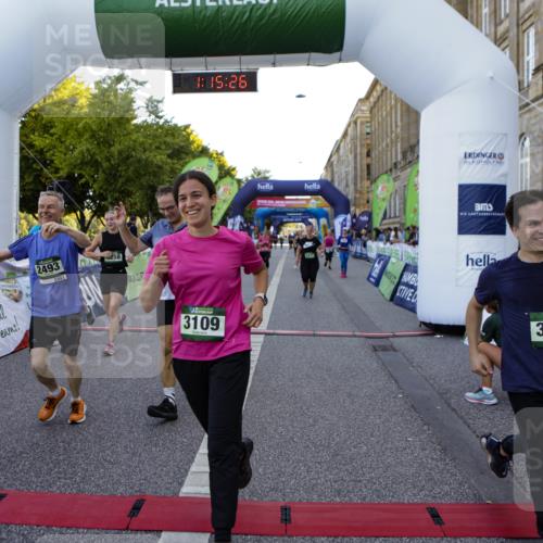 01.09.2024 - BARMER Alsterlauf Kathrin Stürmer Photography http://msf.ph/oto/6971792 01.09.2024 10:15:25 Ziel 2003, 3394, 3651, 3765, 5115, 2493, 2497, 2529, 3091, 3108, 3109, 3258, 3424, 4340, 4484, 4526, 4701, 5217 meine-sportfotos.de