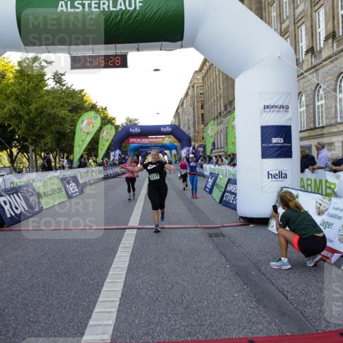 01.09.2024 - BARMER Alsterlauf Kathrin Stürmer Photography http://msf.ph/oto/6971795 01.09.2024 10:15:26 Ziel 2003, 3394, 3651, 3765, 5115, 2493, 2497, 2529, 3091, 3108, 3109, 3258, 3424, 3873, 4340, 4484, 4526, 4701, 5217 meine-sportfotos.de