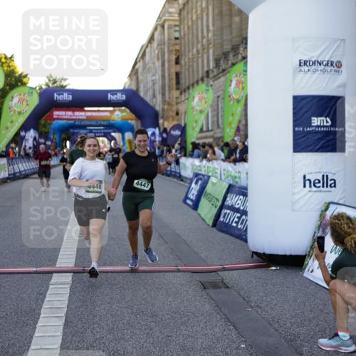 01.09.2024 - BARMER Alsterlauf Kathrin Stürmer Photography http://msf.ph/oto/6971816 01.09.2024 10:15:39 Ziel 2413, 3394, 4960, 5094, 8004, 8313, 2191, 2192, 3080, 3091, 3873, 4447, 4448, 4669, 4701, 4704, 5130 meine-sportfotos.de