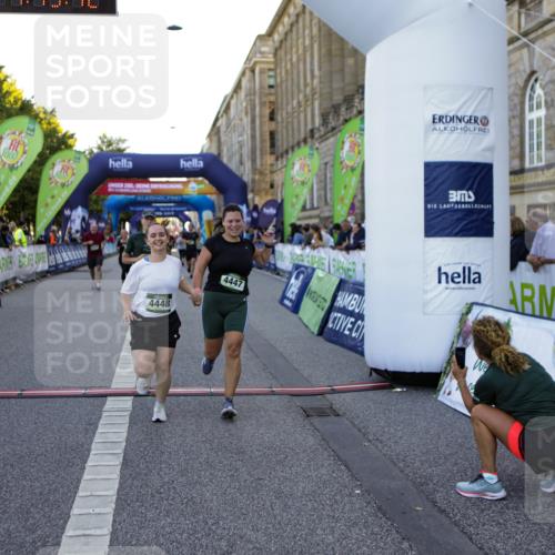 01.09.2024 - BARMER Alsterlauf Kathrin Stürmer Photography http://msf.ph/oto/6971817 01.09.2024 10:15:40 Ziel 2413, 3394, 4960, 5094, 8004, 8313, 2191, 2192, 3080, 3091, 3873, 4447, 4448, 4669, 4704, 5130 meine-sportfotos.de