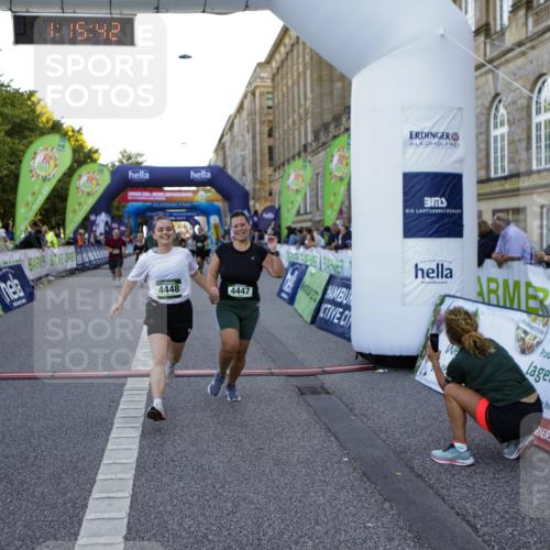 01.09.2024 - BARMER Alsterlauf Kathrin Stürmer Photography http://msf.ph/oto/6971818 01.09.2024 10:15:40 Ziel 2413, 3394, 4960, 5094, 8004, 8313, 2191, 2192, 3080, 3091, 3873, 4447, 4448, 4669, 4704, 5130 meine-sportfotos.de