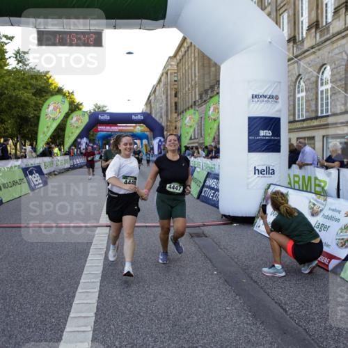 01.09.2024 - BARMER Alsterlauf Kathrin Stürmer Photography http://msf.ph/oto/6971820 01.09.2024 10:15:40 Ziel 2413, 3394, 4960, 5094, 8004, 8313, 2191, 2192, 3080, 3091, 3873, 4447, 4448, 4669, 4704, 5130 meine-sportfotos.de