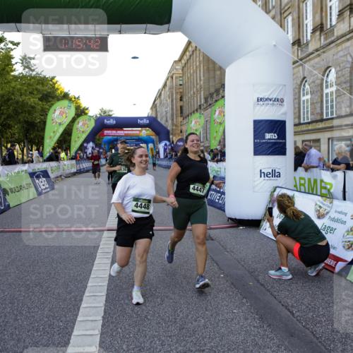 01.09.2024 - BARMER Alsterlauf Kathrin Stürmer Photography http://msf.ph/oto/6971821 01.09.2024 10:15:40 Ziel 2413, 3394, 4960, 5094, 8004, 8313, 2191, 2192, 3080, 3091, 3873, 4447, 4448, 4669, 4704, 5130 meine-sportfotos.de