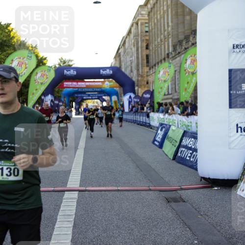 01.09.2024 - BARMER Alsterlauf Kathrin Stürmer Photography http://msf.ph/oto/6971828 01.09.2024 10:15:42 Ziel 2413, 3394, 3761, 4091, 4960, 5094, 8004, 8313, 2191, 2192, 2327, 3080, 3254, 3734, 3866, 4447, 4448, 4669, 4704, 5130 meine-sportfotos.de