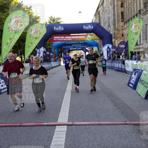 01.09.2024 - BARMER Alsterlauf Kathrin Stürmer Photography http://msf.ph/oto/6971830 01.09.2024 10:15:44 Ziel 2413, 3761, 4091, 4960, 5094, 8004, 8313, 2191, 2192, 2327, 2636, 3254, 3659, 3734, 3866, 4447, 4448, 4669, 4704, 5130 meine-sportfotos.de