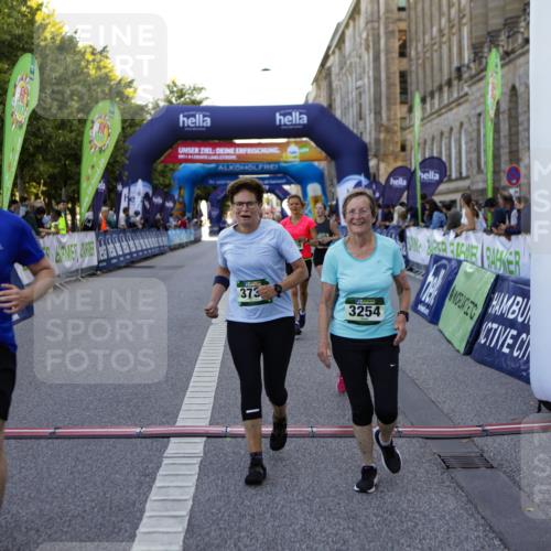 01.09.2024 - BARMER Alsterlauf Kathrin Stürmer Photography http://msf.ph/oto/6971842 01.09.2024 10:15:51 Ziel 2413, 3761, 4091, 4960, 5056, 5094, 8004, 8191, 8192, 8193, 8313, 2191, 2192, 2327, 2636, 3254, 3309, 3659, 3734, 3866, 4669, 4704, 4990 meine-sportfotos.de