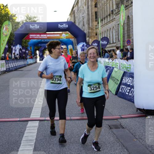01.09.2024 - BARMER Alsterlauf Kathrin Stürmer Photography http://msf.ph/oto/6971844 01.09.2024 10:15:51 Ziel 2413, 3761, 4091, 4960, 5056, 5094, 8004, 8191, 8192, 8193, 8313, 2191, 2192, 2327, 2636, 3254, 3309, 3659, 3734, 3866, 4669, 4704, 4990 meine-sportfotos.de