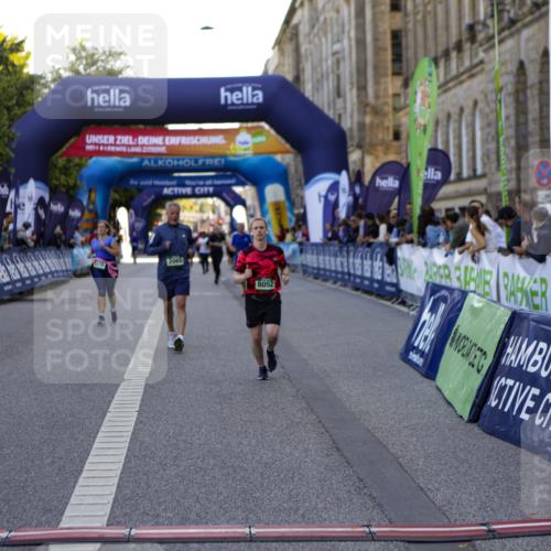 01.09.2024 - BARMER Alsterlauf Kathrin Stürmer Photography http://msf.ph/oto/6971852 01.09.2024 10:16:00 Ziel 2158, 3761, 4091, 5056, 8191, 8192, 8193, 2065, 3309, 4990, 8052, 8378 meine-sportfotos.de