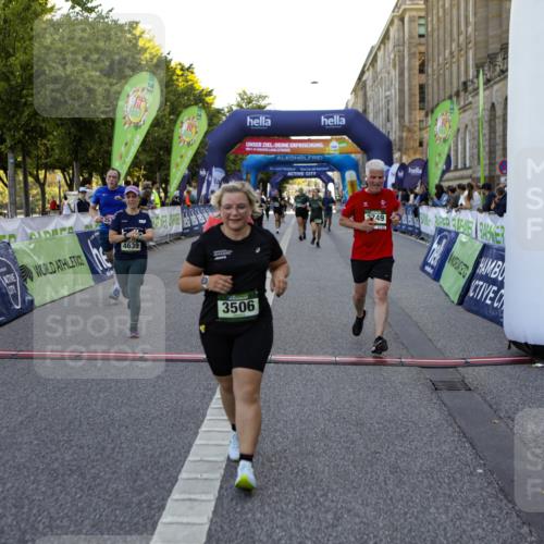 01.09.2024 - BARMER Alsterlauf Kathrin Stürmer Photography http://msf.ph/oto/6971895 01.09.2024 10:16:24 Ziel 2119, 4774, 4775, 5013, 2109, 2121, 2537, 2576, 2749, 3506, 3549, 3643, 3674, 3826, 4639, 4905 meine-sportfotos.de