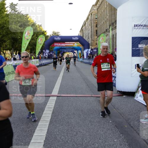 01.09.2024 - BARMER Alsterlauf Kathrin Stürmer Photography http://msf.ph/oto/6971903 01.09.2024 10:16:25 Ziel 4461, 4477, 4775, 5013, 2109, 2121, 2537, 2576, 2749, 3506, 3549, 3643, 3674, 3826, 4639, 4905 meine-sportfotos.de
