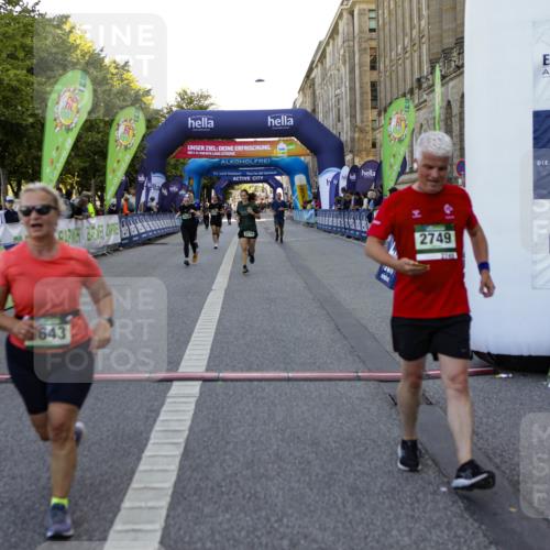 01.09.2024 - BARMER Alsterlauf Kathrin Stürmer Photography http://msf.ph/oto/6971904 01.09.2024 10:16:25 Ziel 4461, 4477, 4775, 5013, 2109, 2121, 2537, 2576, 2749, 3506, 3549, 3643, 3674, 3826, 4639, 4905 meine-sportfotos.de